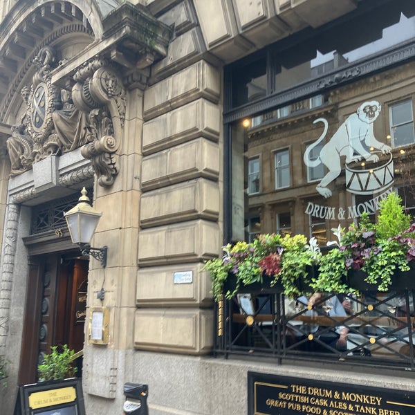Drum & Monkey Pub in Glasgow