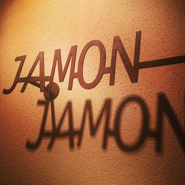 Foto tirada no(a) Jamon Jamon por Jamen em 3/15/2014