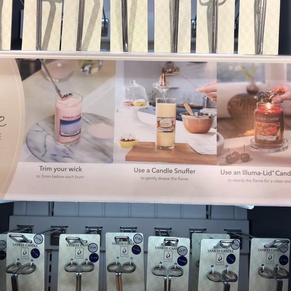 Photos At Yankee Candle Gift Shop In London
