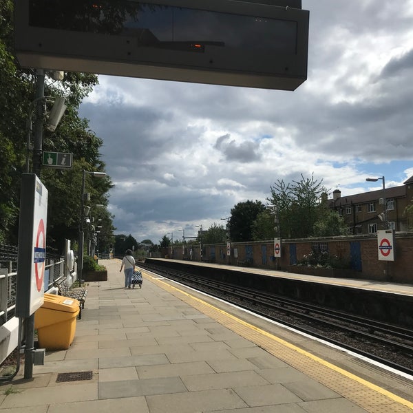 Northwood Hills London Underground Station 4 tips from 322 visitors