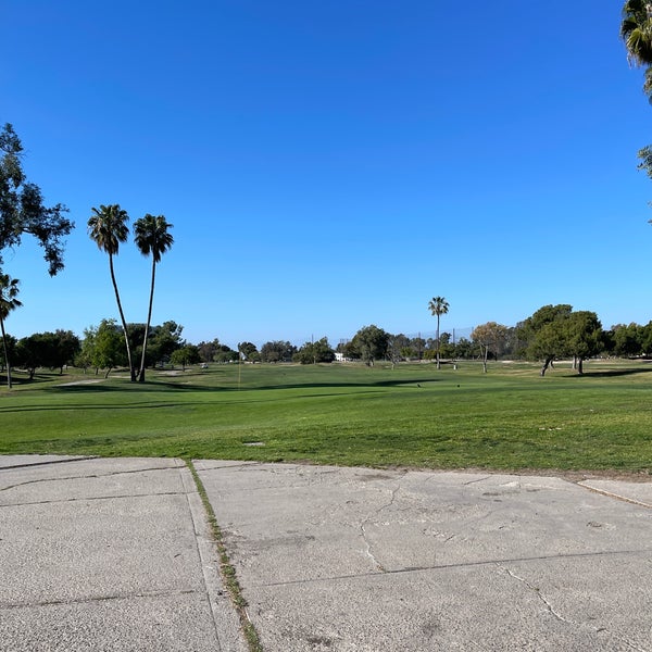 Foto diambil di Rancho San Joaquin Golf Course oleh Allen C. pada 3/22/2022