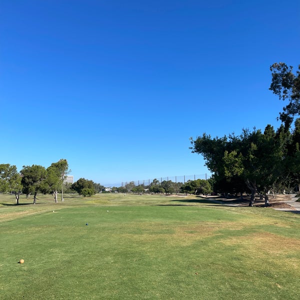 รูปภาพถ่ายที่ Rancho San Joaquin Golf Course โดย Allen C. เมื่อ 9/20/2022