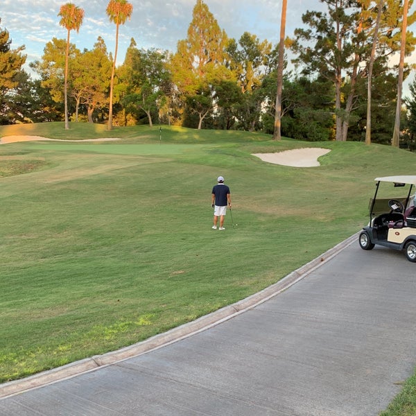 Foto diambil di Tustin Ranch Golf Club oleh Allen C. pada 8/4/2019