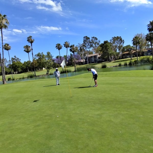 Foto diambil di Rancho San Joaquin Golf Course oleh Allen C. pada 5/15/2022