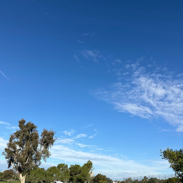 รูปภาพถ่ายที่ Rancho San Joaquin Golf Course โดย Allen C. เมื่อ 1/8/2023