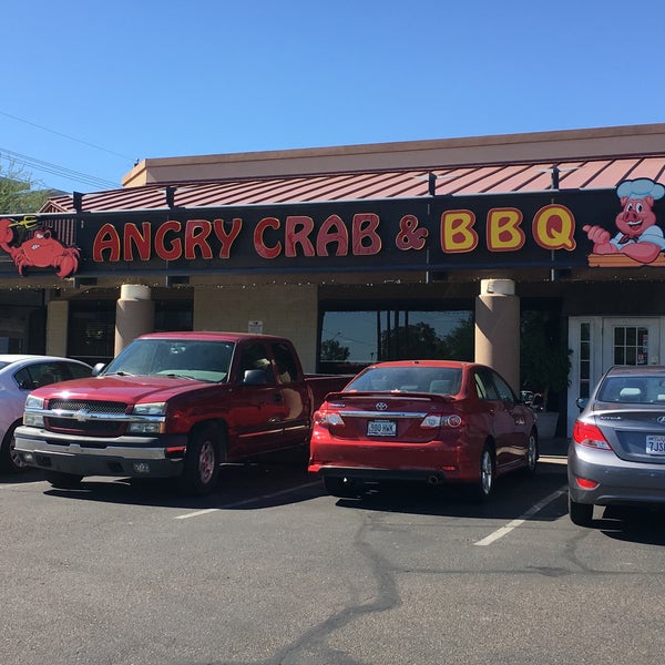 รูปภาพถ่ายที่ Angry Crab Shack and BBQ โดย Bana A. เมื่อ 7/11/2016