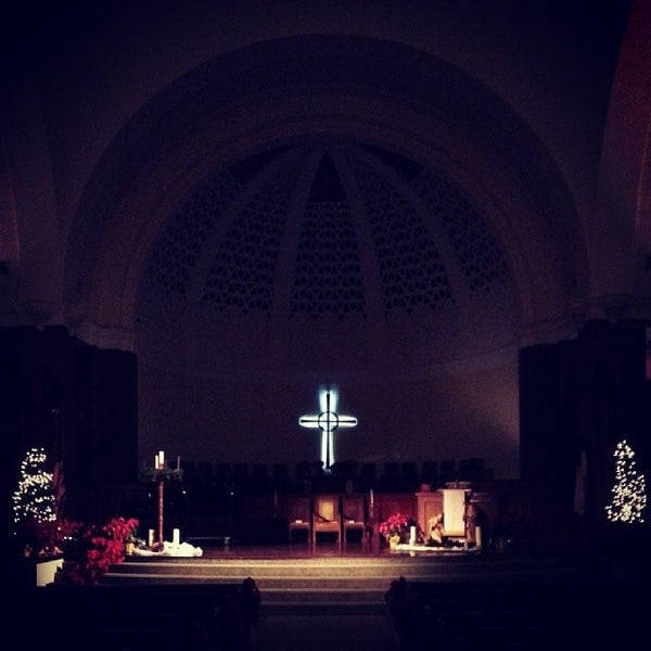 รูปภาพถ่ายที่ First Presbyterian Church of Miami โดย Stepan R. เมื่อ 12/24/2013