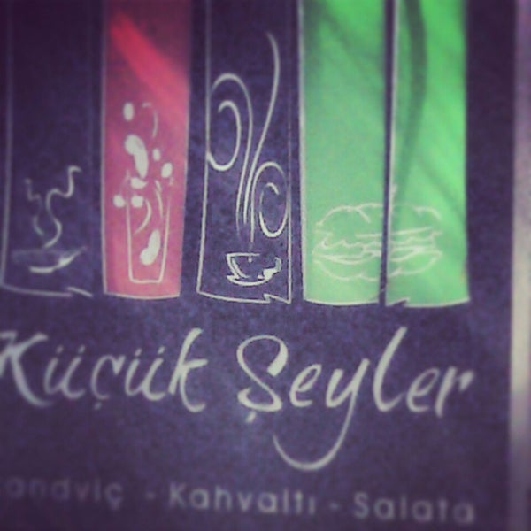 รูปภาพถ่ายที่ Küçük Şeyler โดย Yvz M. เมื่อ 4/5/2014