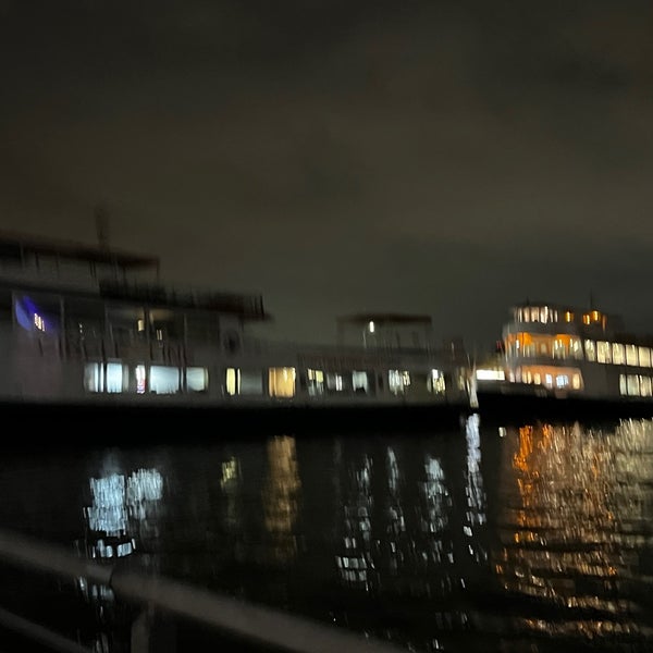 Photo taken at Circle Line Sightseeing Cruises by David on 8/30/2023