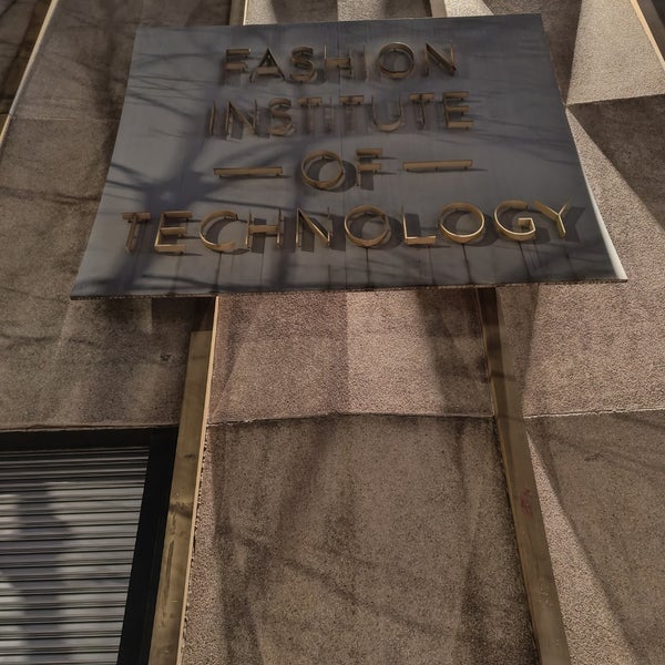 รูปภาพถ่ายที่ Fashion Institute of Technology โดย David เมื่อ 2/22/2024
