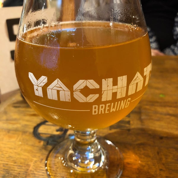 Photo prise au Yachats Brewing + Farmstore par Adam G. le5/12/2018