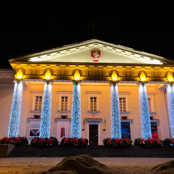 Foto diambil di Rotušės aikštė  | Town Hall Square oleh Thomas v. pada 12/18/2022