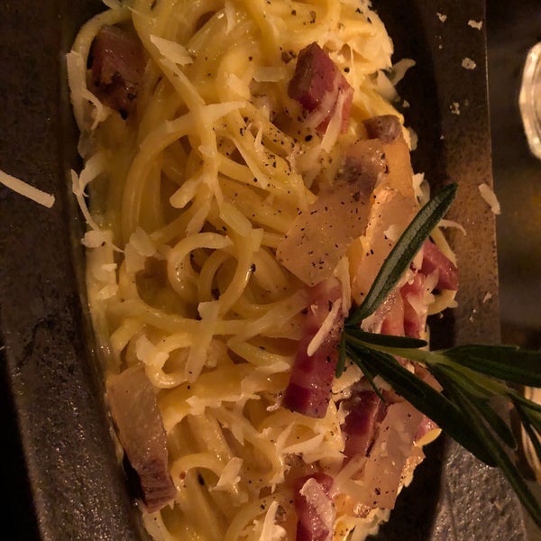 รูปภาพถ่ายที่ Palatino Roman Cuisine โดย Esther C. เมื่อ 11/22/2019