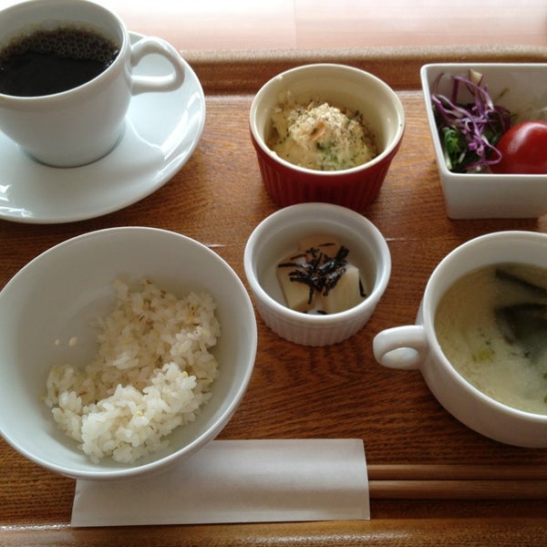 Das Foto wurde bei cafe&amp;bar UNDERBAR von Kazumi K. am 4/1/2013 aufgenommen