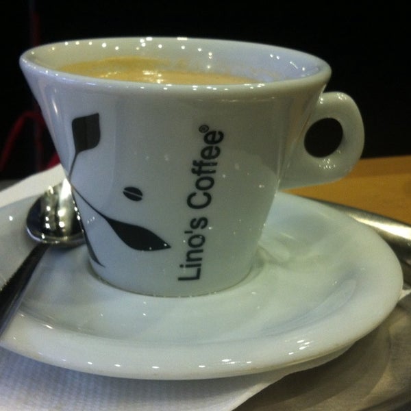 2/13/2014にMiroslav D.がLino&#39;s Coffeeで撮った写真