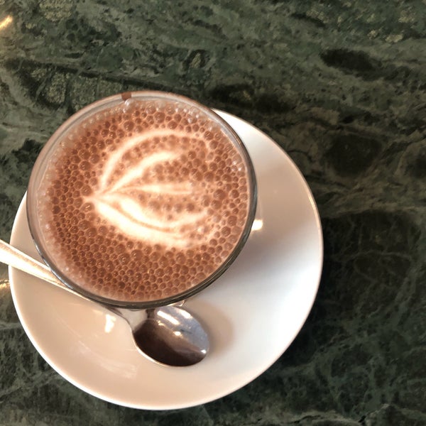 2/28/2020 tarihinde Yuka O.ziyaretçi tarafından Kiez Kaffee Kraft'de çekilen fotoğraf