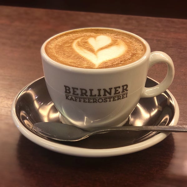 Foto scattata a Berliner Kaffeerösterei da Yuka O. il 4/10/2019