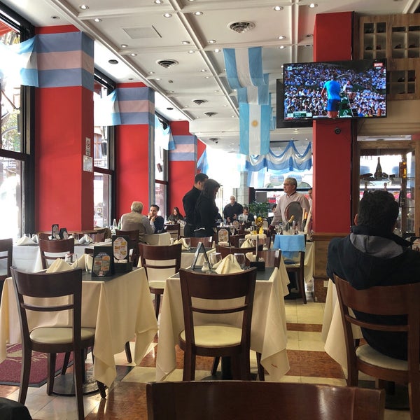 Foto diambil di Alameda Restaurante oleh Rodri C. pada 6/8/2018