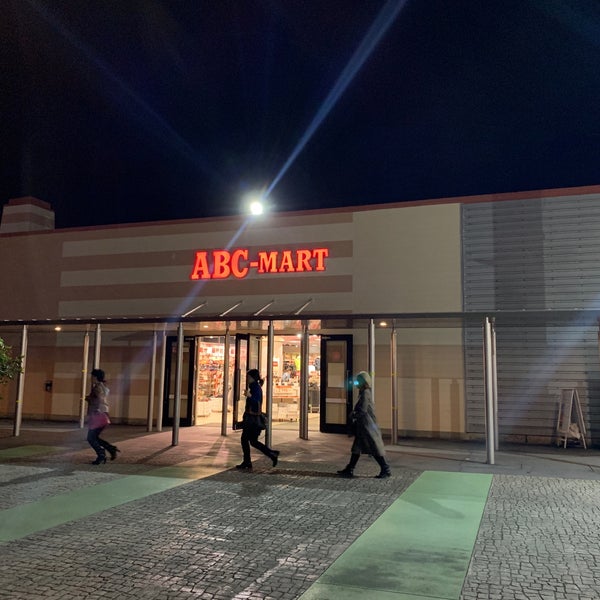 Fotos En Abc Mart アウトレットモール あしびなー店 Zapateria En 豊見城市