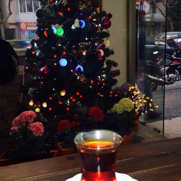 Foto tirada no(a) Monarchi | Cafe ve Restaurant por Seda K. em 12/6/2015