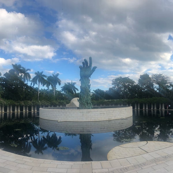 Снимок сделан в Мемориал Холокоста в Еврейской федерации Большого Майами пользователем Airanthi W. 1/7/2020