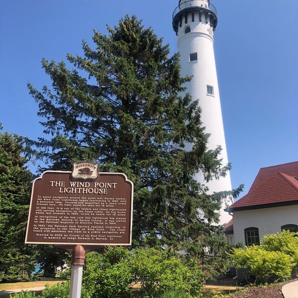 Wind pointer. Wind point. Маяк с цветами. Маяк висконсин пойнт, висконсин. Wind point.