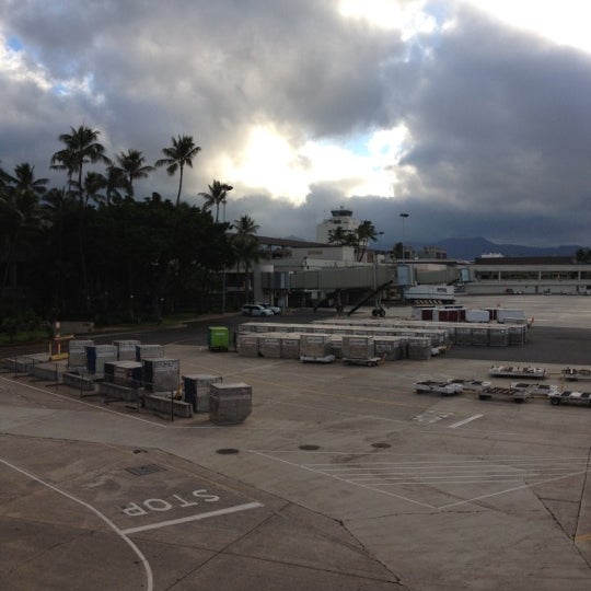 Foto tomada en USO Hawaii&#39;s Airport Center  por Ash B. el 10/13/2012
