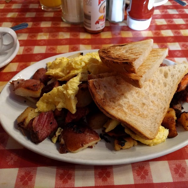 Enormous breakfast portions. Get the flannel hash!