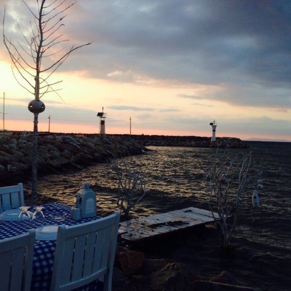 Foto diambil di Denizkızı Restaurant oleh Nihan G. pada 6/19/2015