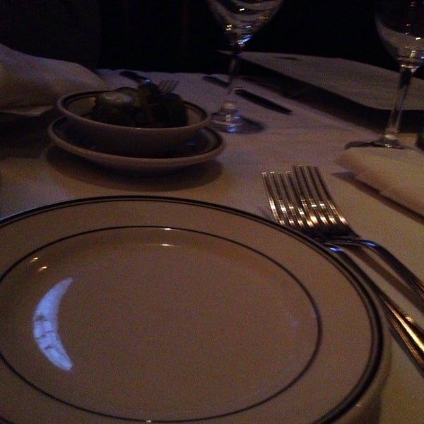 Foto tirada no(a) Silver Fox Steakhouse por Shelly S. em 11/8/2014
