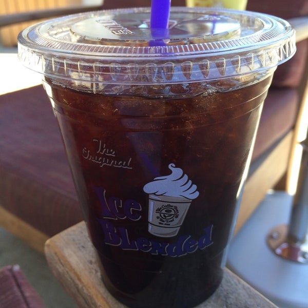 Photo taken at The Coffee Bean &amp; Tea Leaf by Poseidon-mkvi B. on 5/15/2014