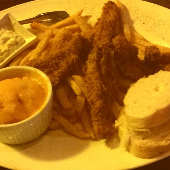 5/4/2013 tarihinde Mr.Dunmoreziyaretçi tarafından Blue Orleans Seafood Restaurant'de çekilen fotoğraf