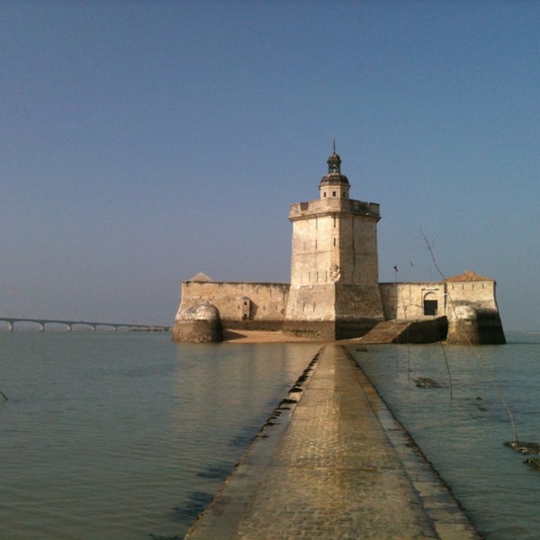Foto tirada no(a) Fort Louvois por Malvina M. em 3/3/2013
