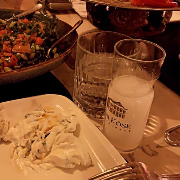 รูปภาพถ่ายที่ Sini Köşk Restaurant โดย Remzi Ç. เมื่อ 3/13/2022