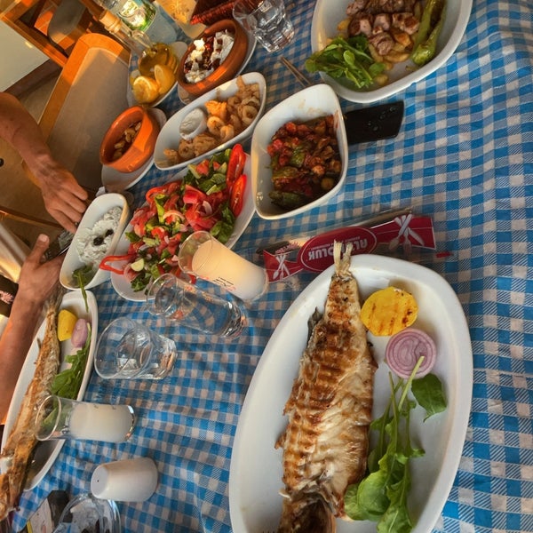 Foto diambil di Altınoluk Kahvaltı &amp; Restaurant oleh Remzi Ç. pada 6/28/2021