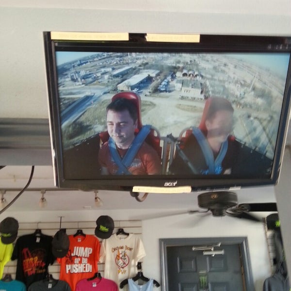 รูปภาพถ่ายที่ Zero Gravity Thrill Amusement Park โดย Дмитрий В. เมื่อ 1/20/2014