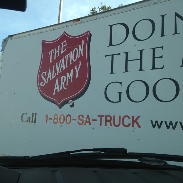 Photo prise au The Salvation Army Family Store &amp; Donation Center par Megan O. le12/30/2012