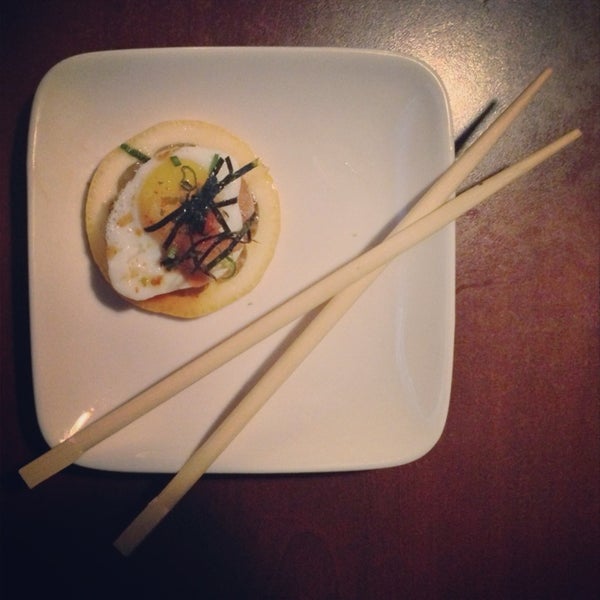 5/24/2013 tarihinde Christopher G.ziyaretçi tarafından Hana Japanese Eatery'de çekilen fotoğraf