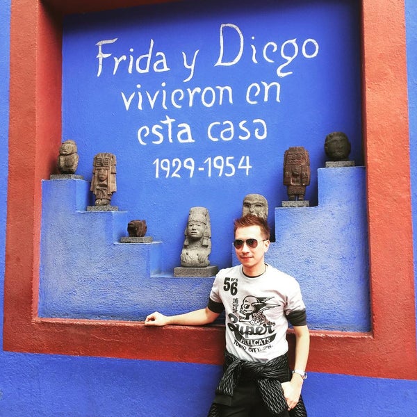 Photo taken at Museo Frida Kahlo by Thiti P. on 3/6/2016