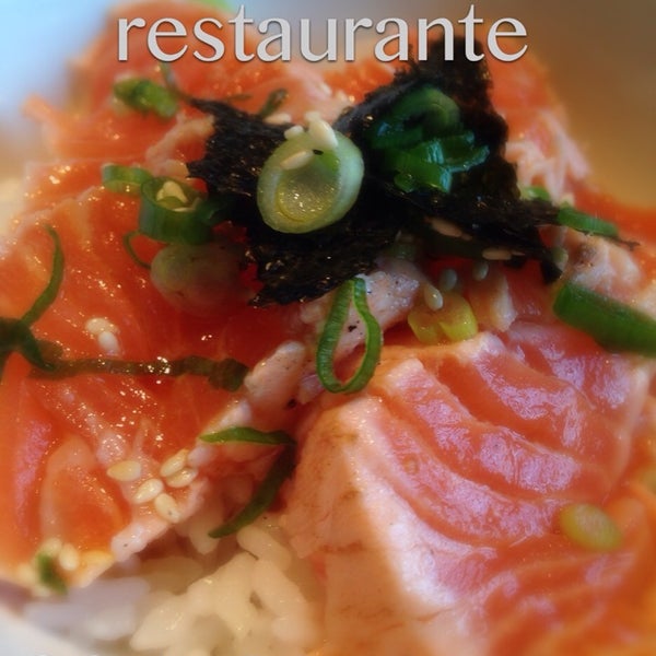 12/10/2013에 Feifei S.님이 Restaurant Mito에서 찍은 사진