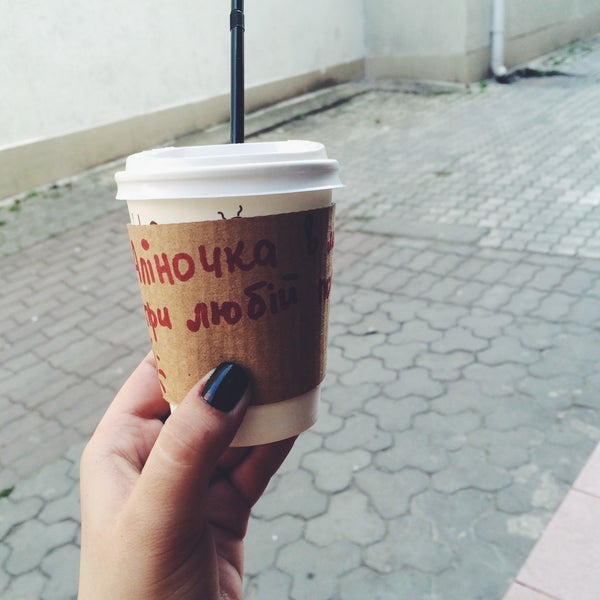 Foto diambil di New York Coffee oleh Alina B. pada 4/27/2015