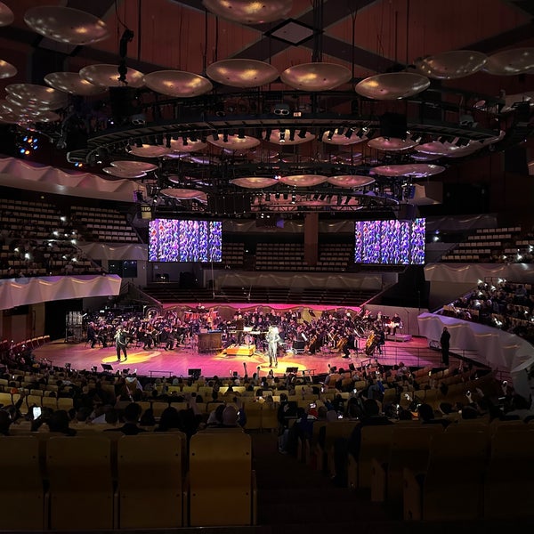 Foto diambil di Boettcher Concert Hall oleh David pada 2/19/2024