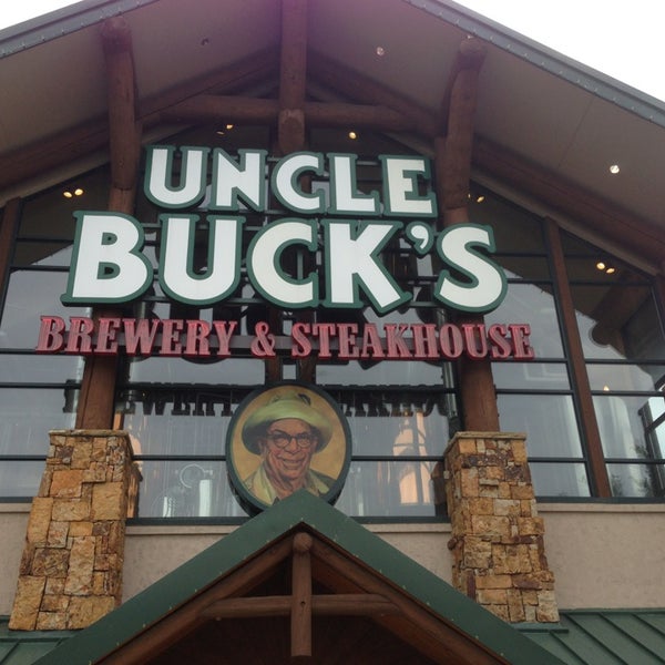 Foto diambil di Uncle Buck&#39;s Brewery &amp; Steakhouse oleh KeepR R. pada 6/15/2013