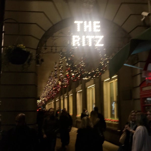 Foto tirada no(a) The Ritz Restaurant por Joeyyymac em 11/20/2017