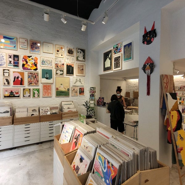 Foto diambil di Miscelanea Gallery-Shop-Café oleh tree pada 7/28/2020