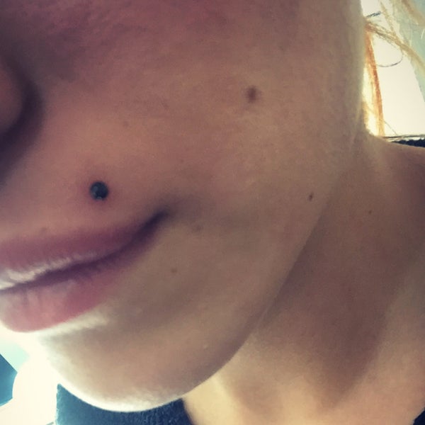 2pac on sale nose piercing