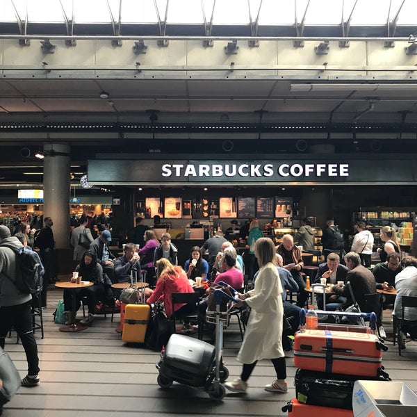 4/23/2018 tarihinde Thijs D.ziyaretçi tarafından Starbucks'de çekilen fotoğraf