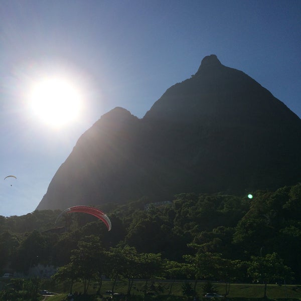 Foto scattata a Voo Livre Parapente e Asa Delta em São Conrado da Alexandre R. il 12/28/2014