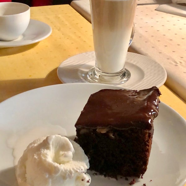 nice friendly stuff, delicious food, good ingredients, interesting recipes, good prices, big portions. and leave some space for the brownie with ice-cream, must eat ;-)