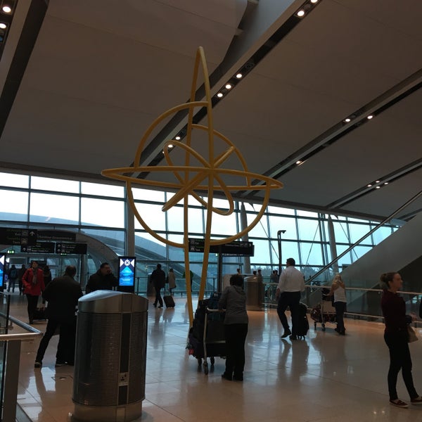 1/27/2017 tarihinde Alya R.ziyaretçi tarafından Dublin Havalimanı (DUB)'de çekilen fotoğraf